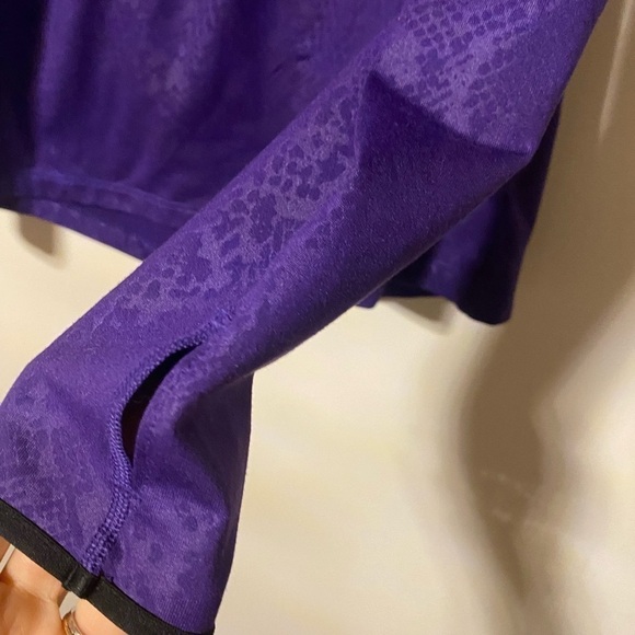 Nike Pro Dri-Fit Embossed Heights Half Zip Top - Picture 4 of 8